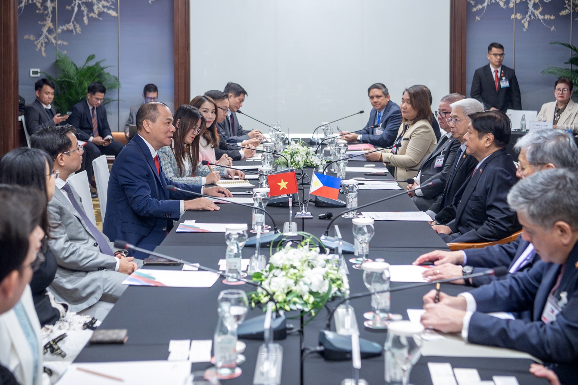 President Of The Philippines Holds A Meeting With Vingroup Chairman In Hanoi